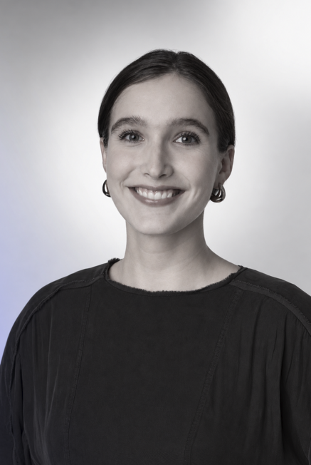 Ellen Garay – Greyscale Website Picture – Screenshot